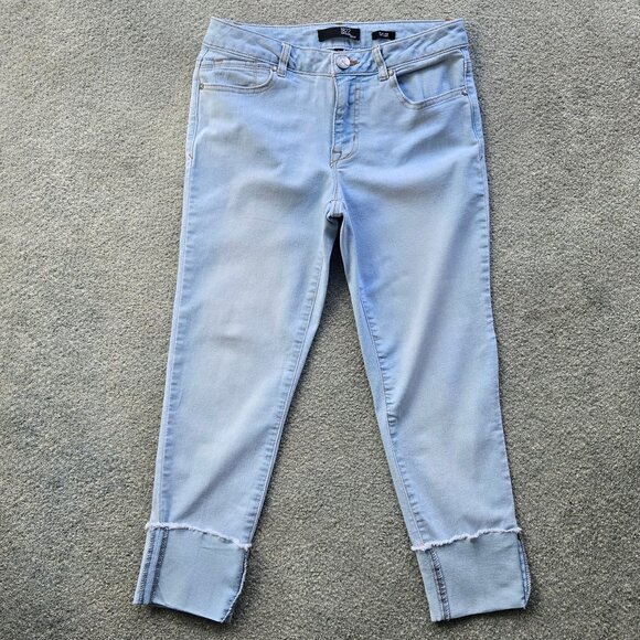 1822 Denim Taylor Light Wash Cuffed Capris Jeans - Picture 1 of 5